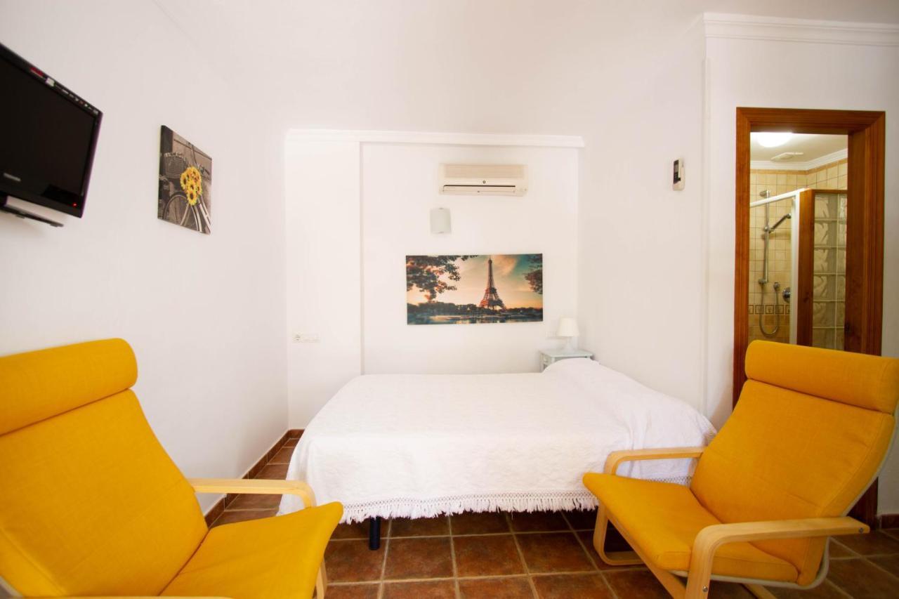Apartamentos Turisticos Trajano Bolonia Zewnętrze zdjęcie