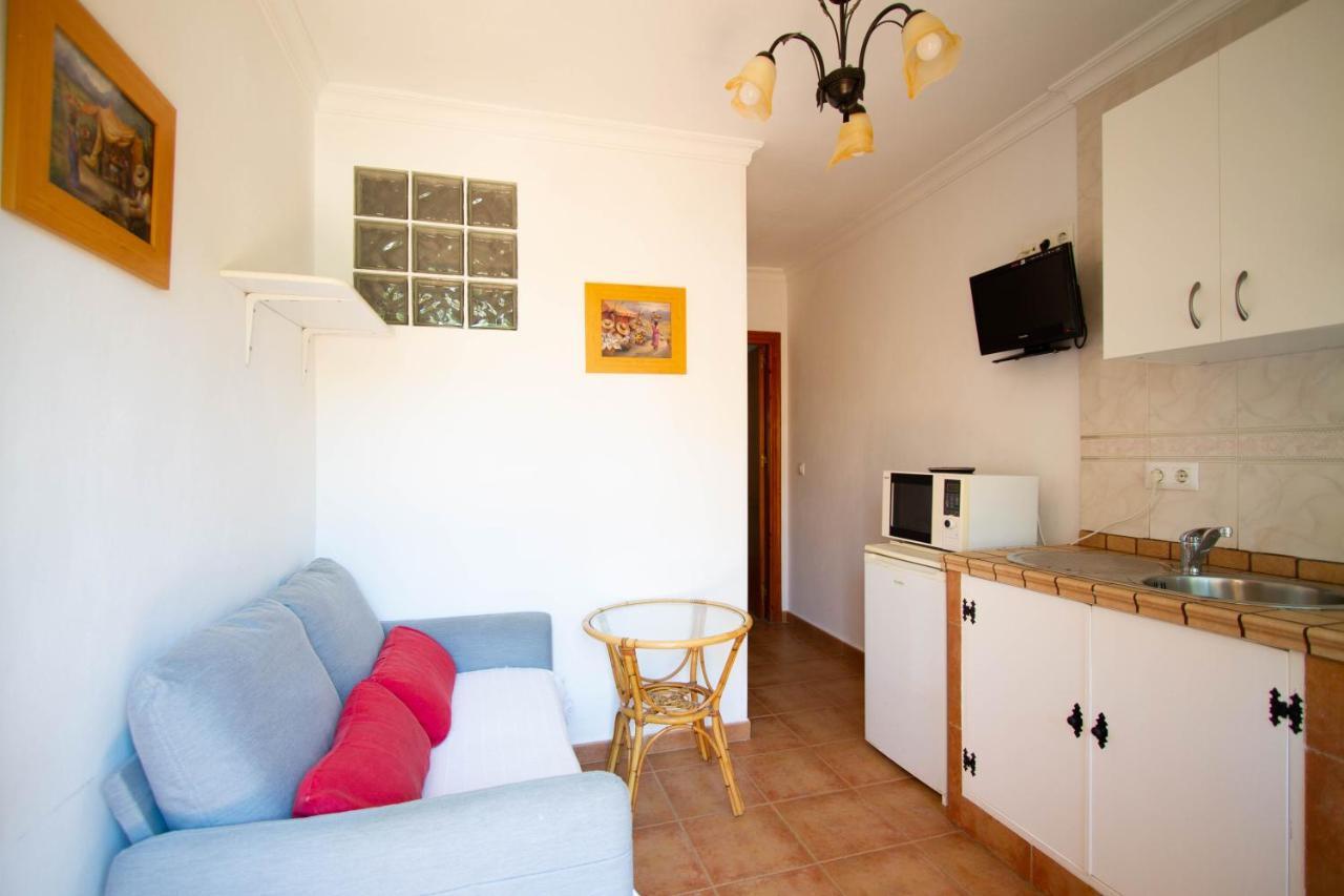 Apartamentos Turisticos Trajano Bolonia Zewnętrze zdjęcie