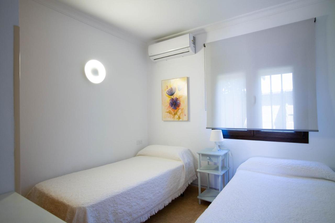 Apartamentos Turisticos Trajano Bolonia Zewnętrze zdjęcie