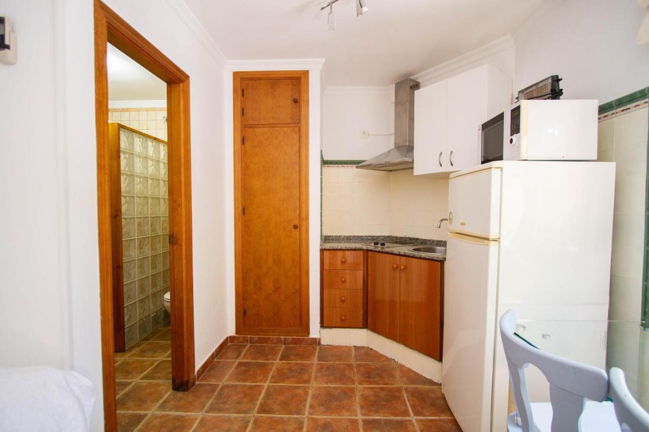 Apartamentos Turisticos Trajano Bolonia Zewnętrze zdjęcie