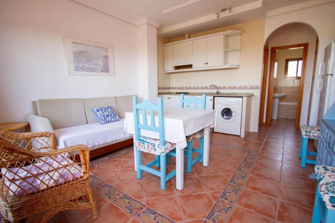 Apartamentos Turisticos Trajano Bolonia Zewnętrze zdjęcie
