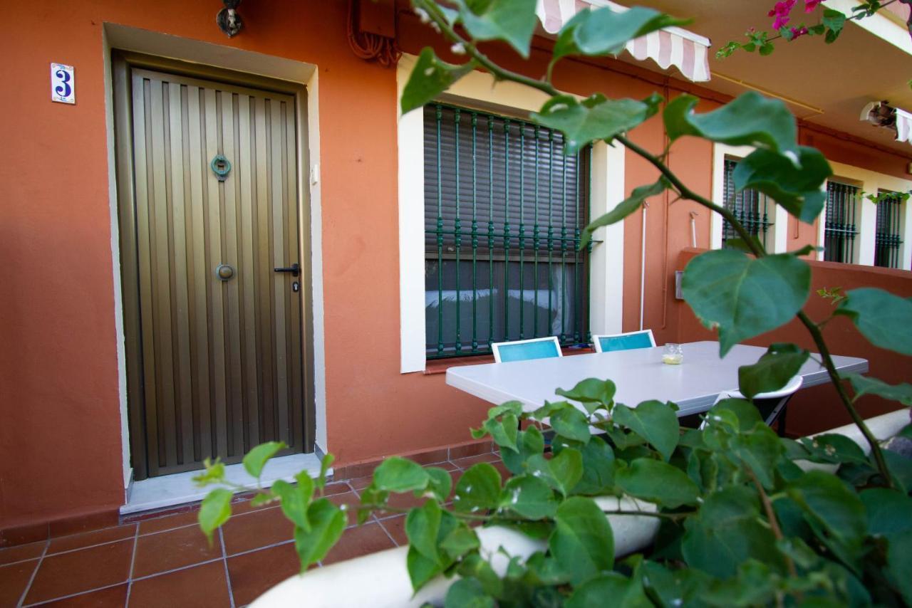 Apartamentos Turisticos Trajano Bolonia Zewnętrze zdjęcie