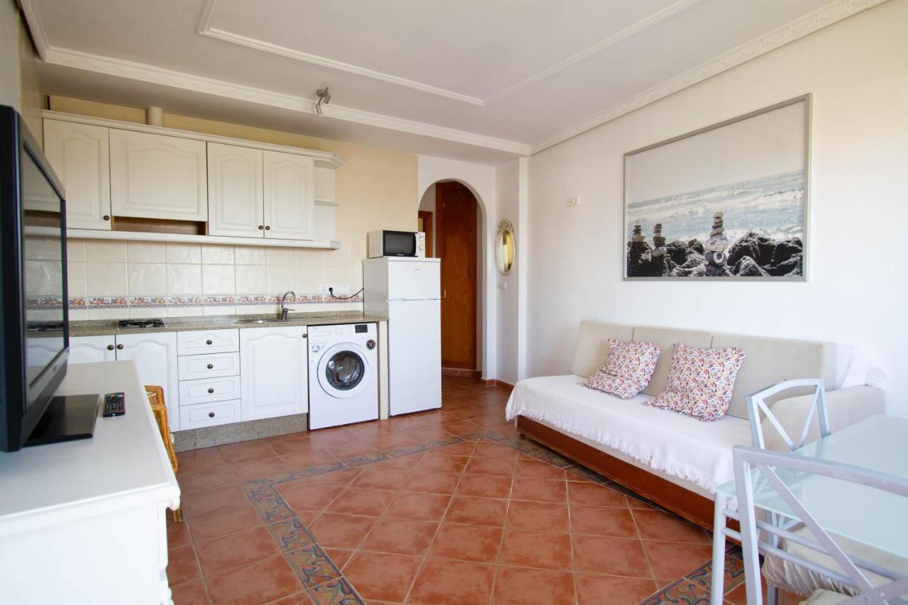 Apartamentos Turisticos Trajano Bolonia Zewnętrze zdjęcie