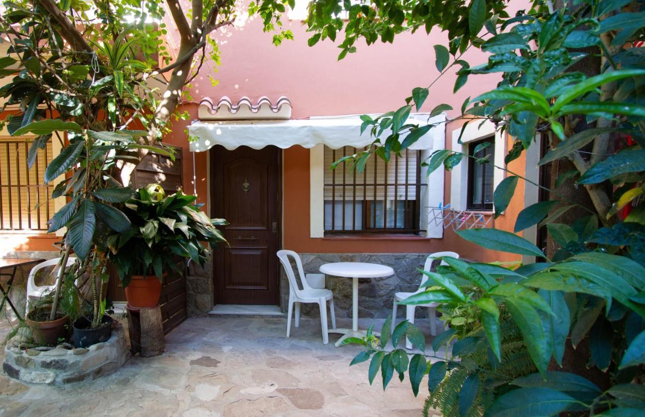 Apartamentos Turisticos Trajano Bolonia Zewnętrze zdjęcie