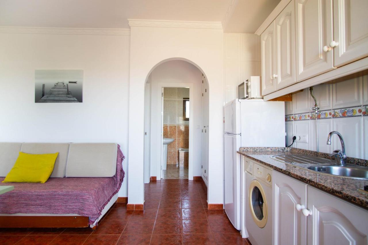 Apartamentos Turisticos Trajano Bolonia Zewnętrze zdjęcie