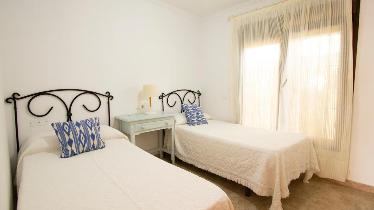 Apartamentos Turisticos Trajano Bolonia Zewnętrze zdjęcie