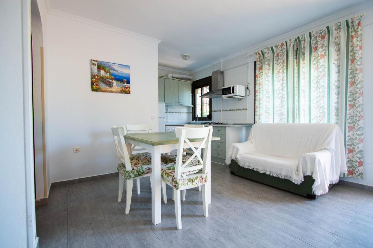 Apartamentos Turisticos Trajano Bolonia Zewnętrze zdjęcie