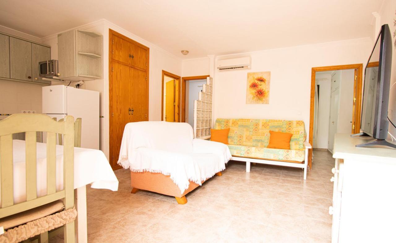 Apartamentos Turisticos Trajano Bolonia Zewnętrze zdjęcie