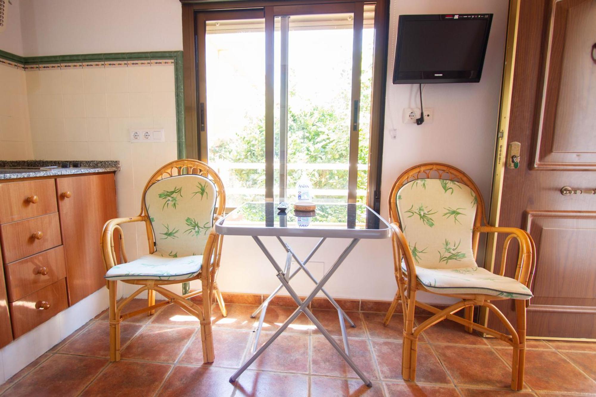 Apartamentos Turisticos Trajano Bolonia Zewnętrze zdjęcie