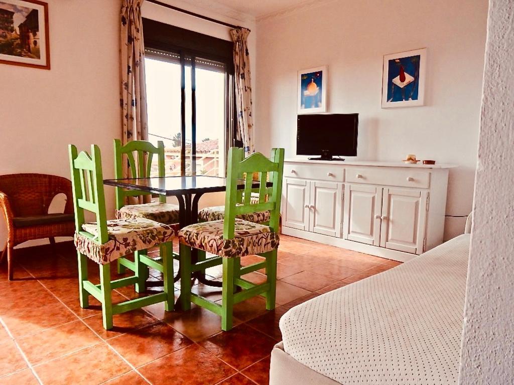 Apartamentos Turisticos Trajano Bolonia Zewnętrze zdjęcie