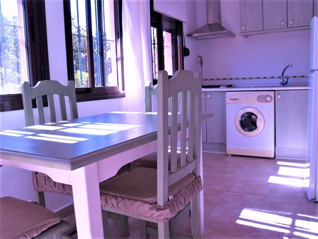 Apartamentos Turisticos Trajano Bolonia Zewnętrze zdjęcie